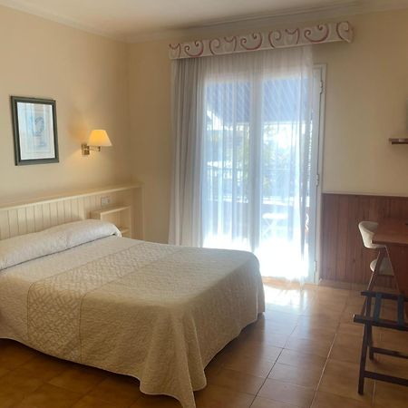 Отель Casa Feliu Санта-Сусанна Экстерьер фото