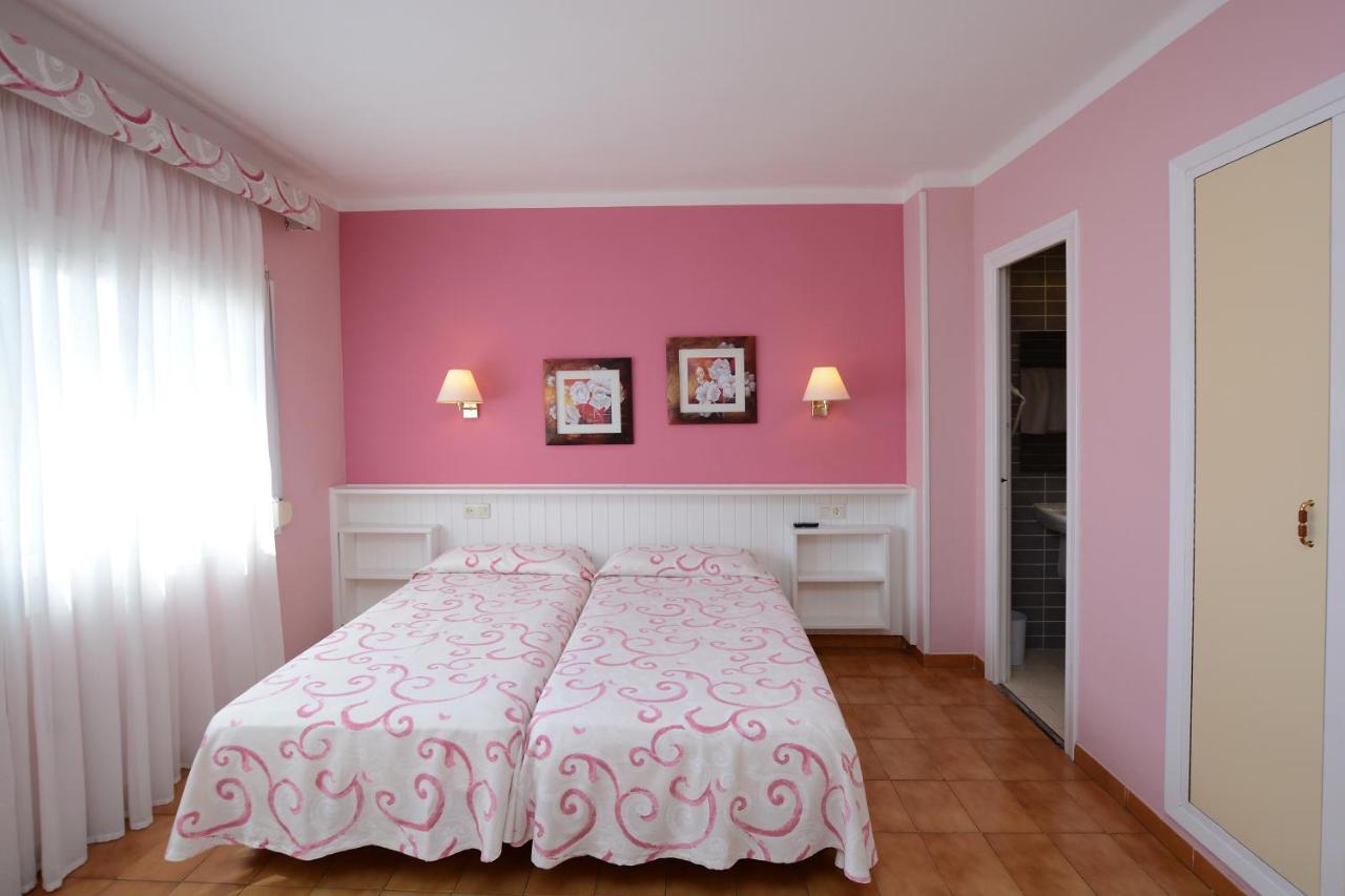Отель Casa Feliu Санта-Сусанна Экстерьер фото