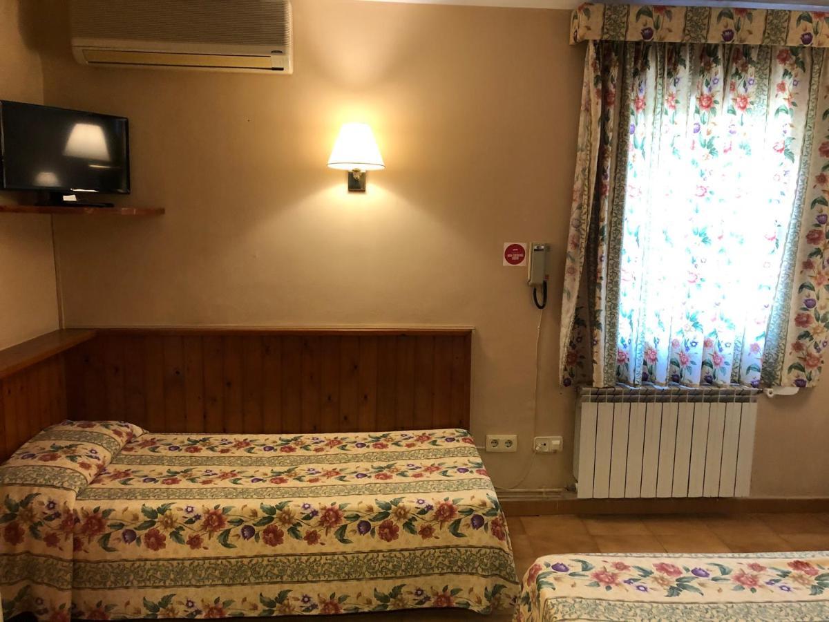 Отель Casa Feliu Санта-Сусанна Экстерьер фото