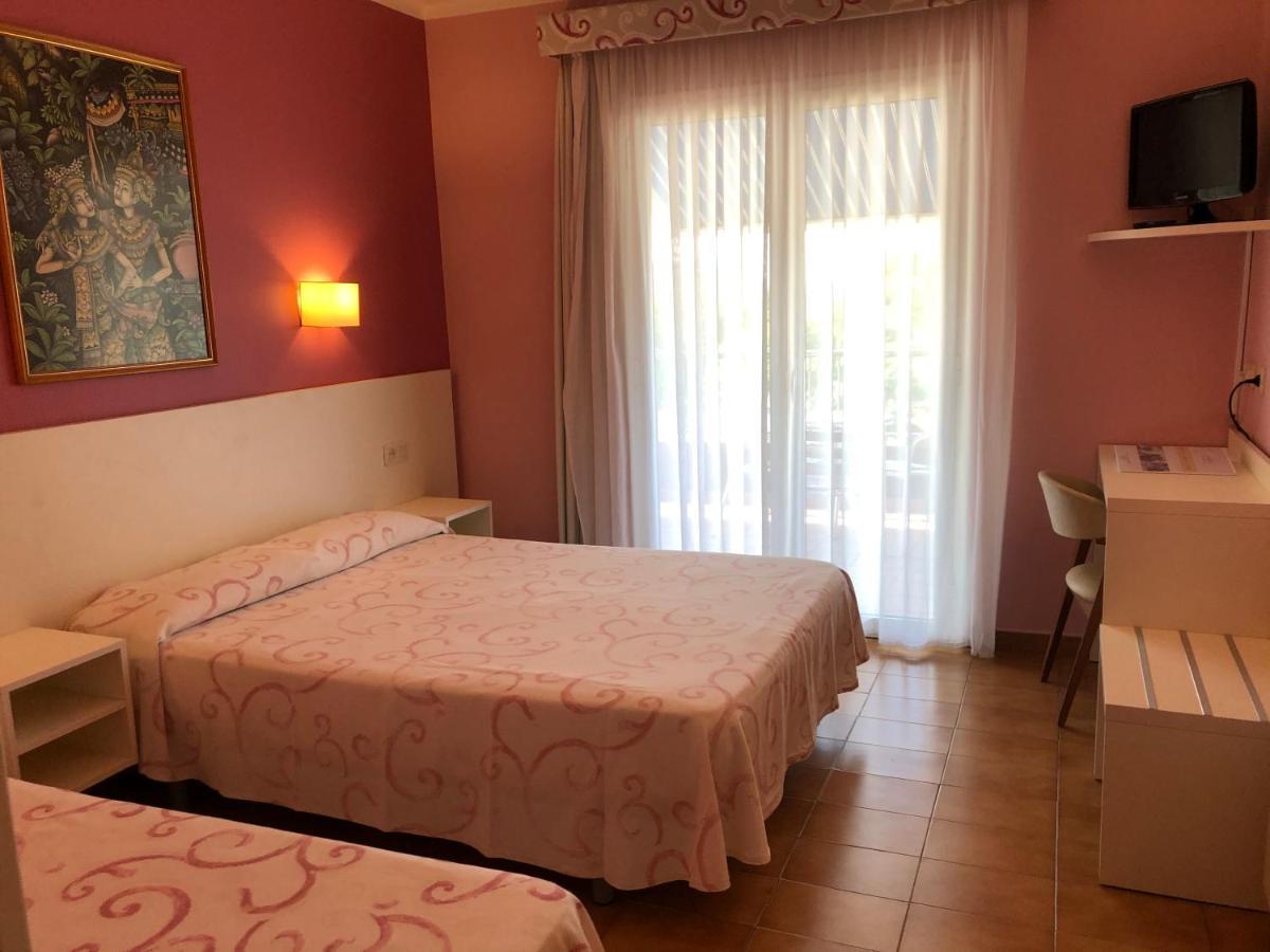 Отель Casa Feliu Санта-Сусанна Экстерьер фото